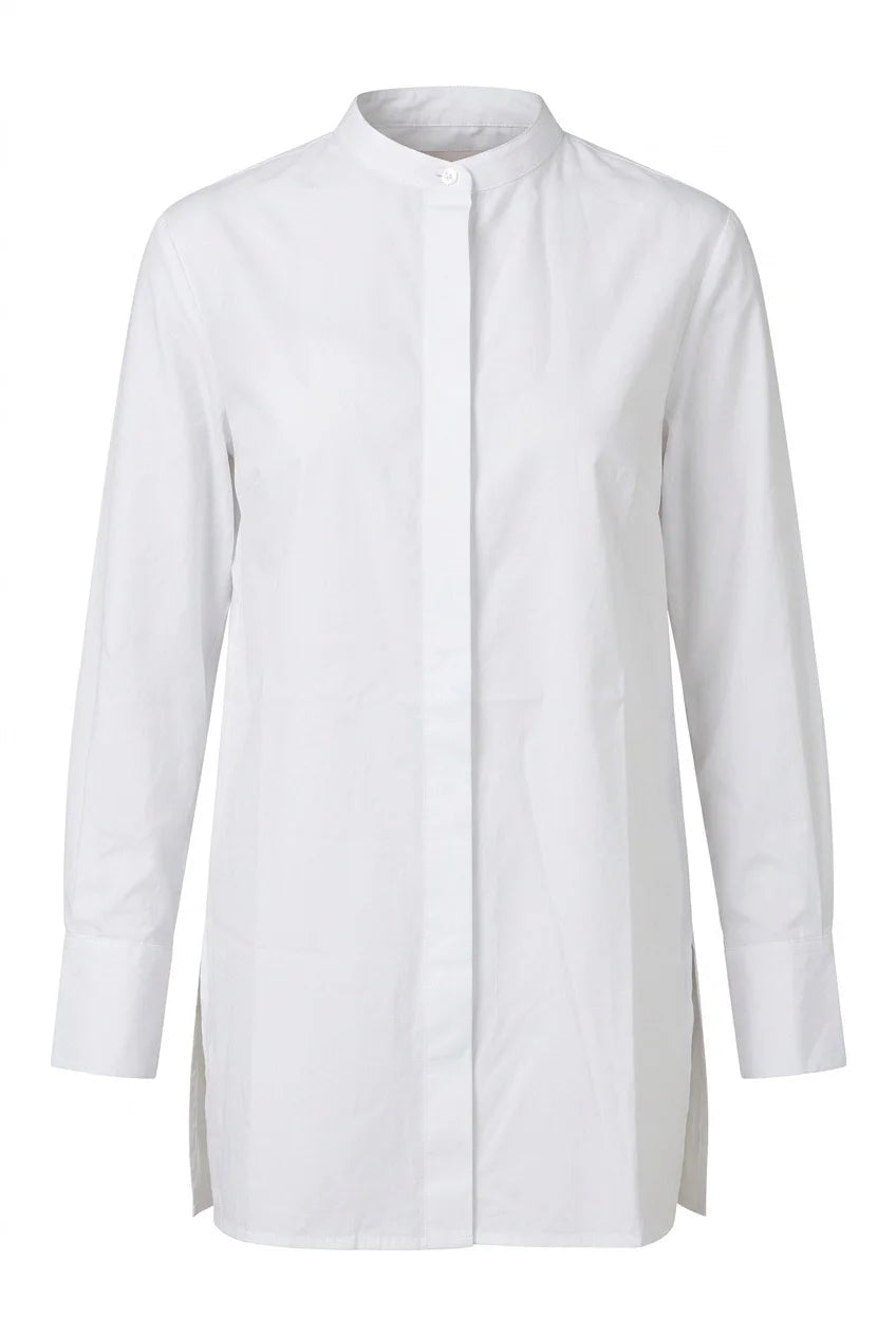 Weiße Baumwollbluse mit Stehkragen