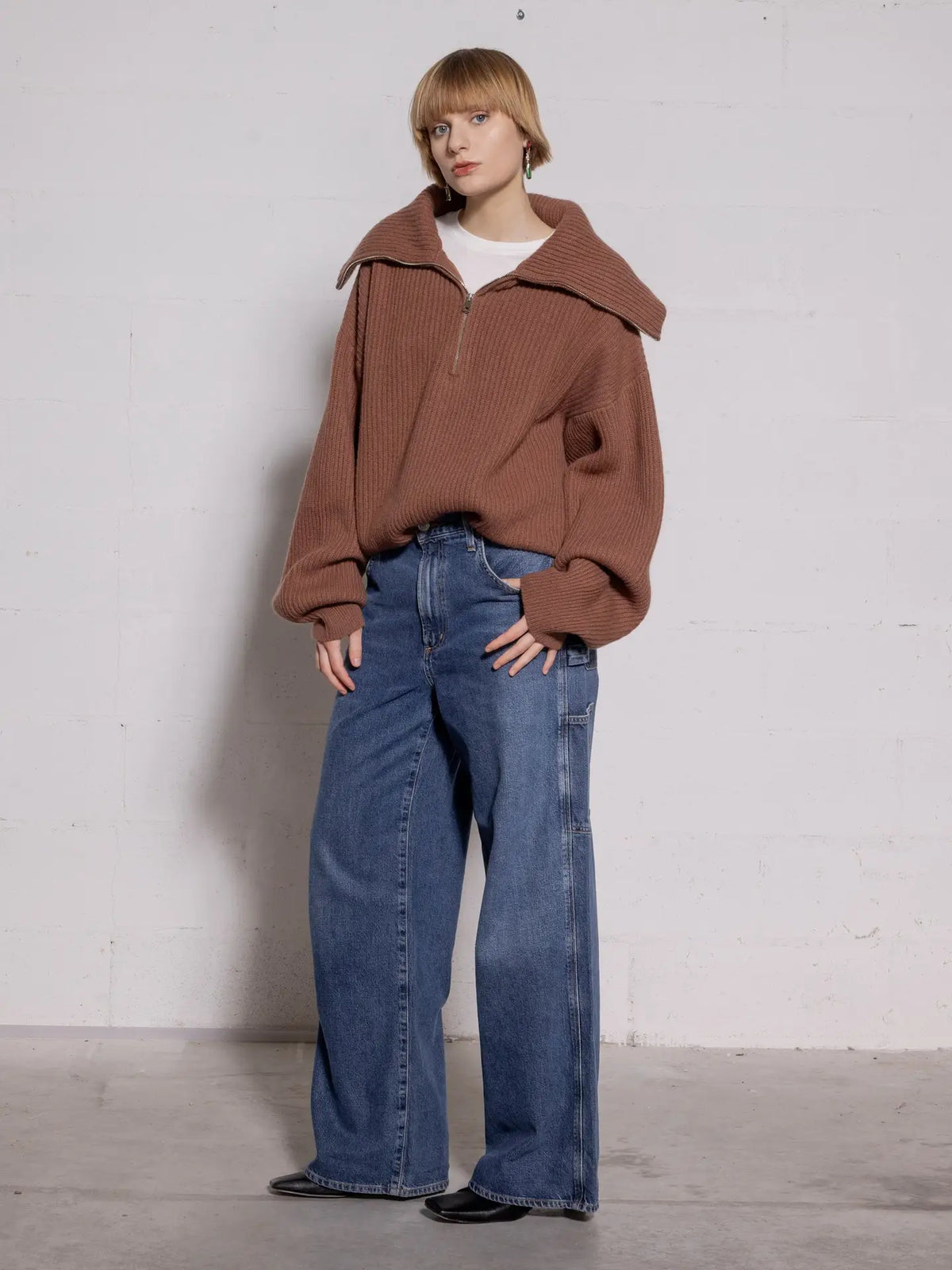 Gerippte Wolljacke mit Trichterkragen