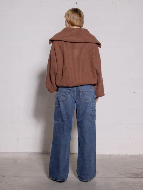 Gerippte Wolljacke mit Trichterkragen